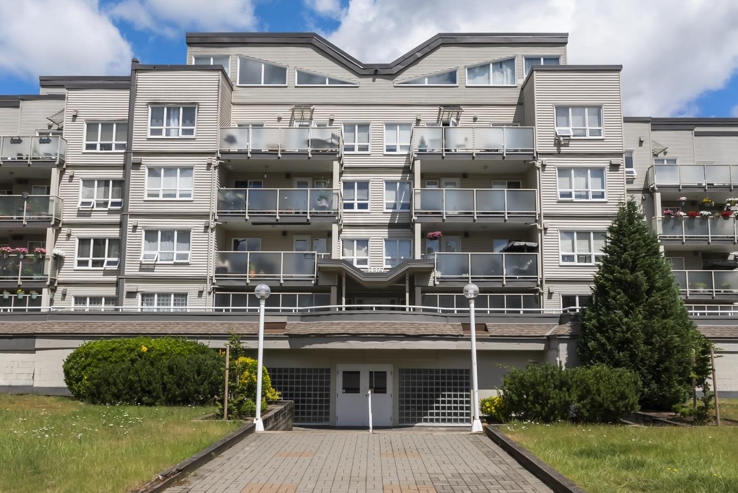 Claridge Court